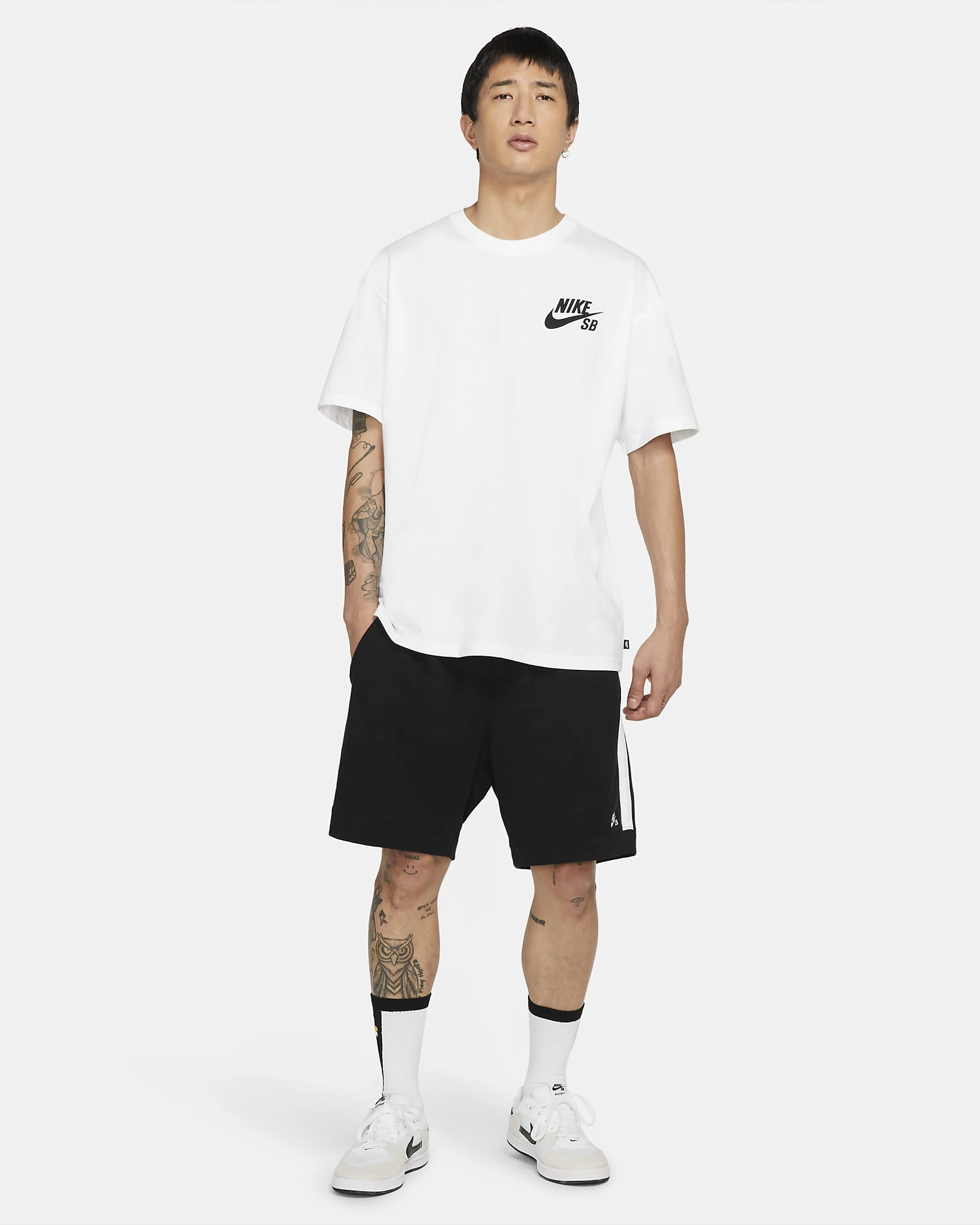 Nike SB Skate T-Shirt: Grip It In Style – Authentic Vibes Only!