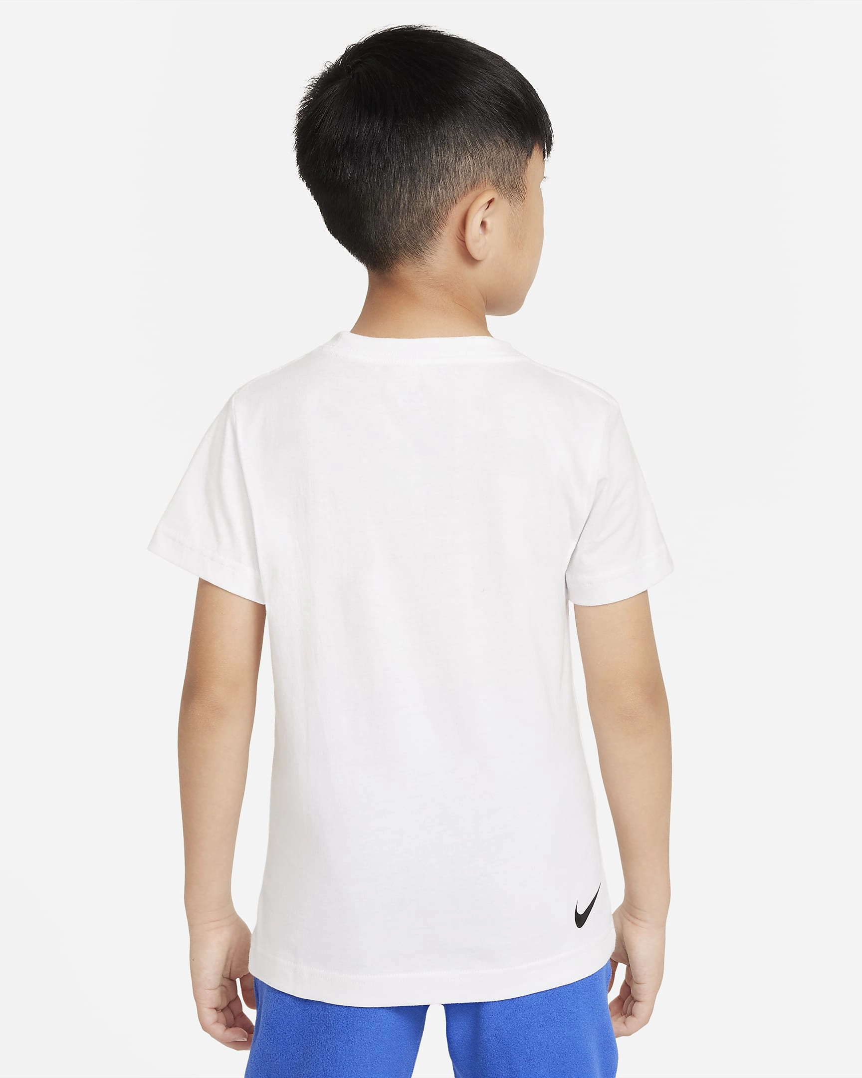 Nike ACG T-shirt voor kleine avonturiers: comfort en stijl voor elke dag of speelplaats.